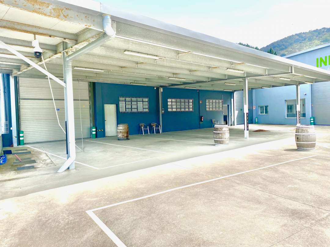 nave en venta en deba